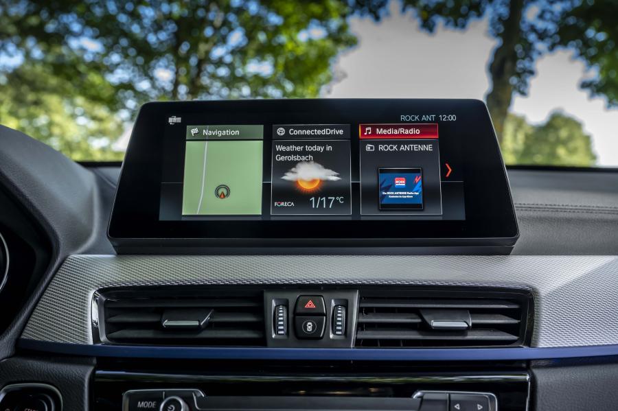 Детали интерьера BMW X1 xDrive25i M Sport (F48) 2019 года  (WW) (фото 97 из 112)